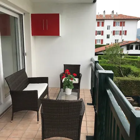 Port Bidassoa - T2 Coquet, Parking, Lit Xxl, Wifi, Pres De La Gare Hendaya