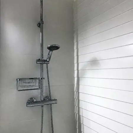 Port Bidassoa - T2 Coquet, Parking, Lit Xxl, Wifi, Pres De La Gare