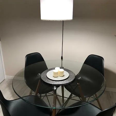 Apartment Port Bidassoa - T2 Coquet, Parking, Lit Xxl, Wifi, Pres De La Gare *