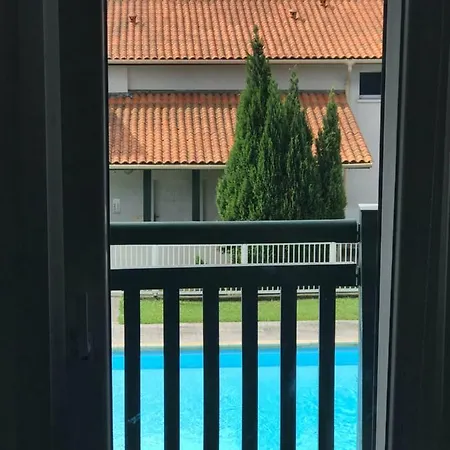 Apartment Port Bidassoa - T2 Coquet, Parking, Lit Xxl, Wifi, Pres De La Gare *
