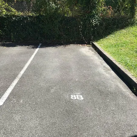 Apartment Port Bidassoa - T2 Coquet, Parking, Lit Xxl, Wifi, Pres De La Gare *